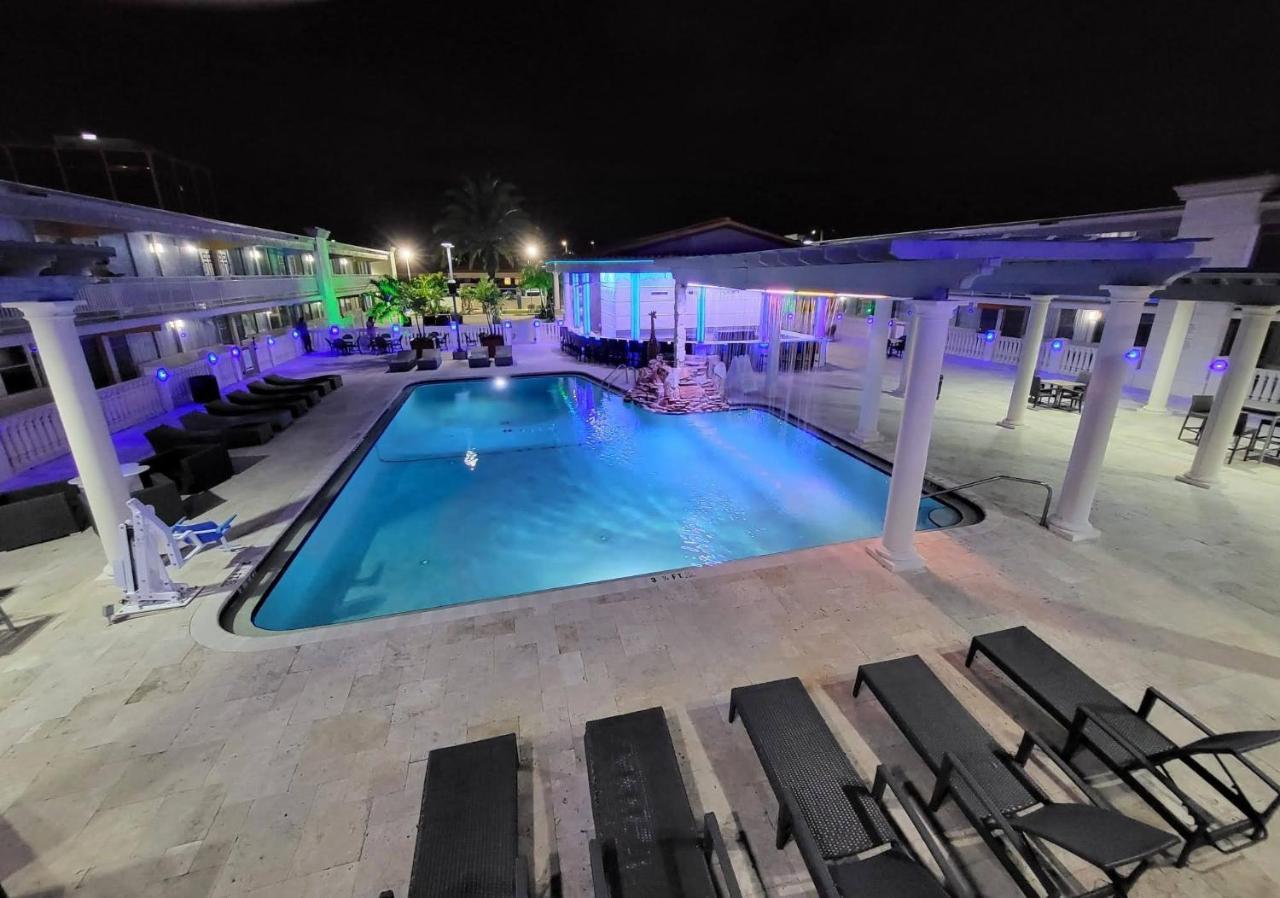 Quality Inn And Conference Center Tampa-Brandon Heartland Kültér fotó